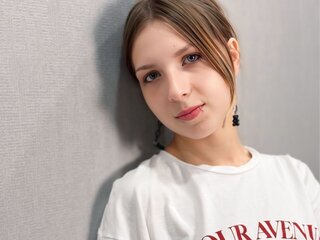 SariCroson naked camshow