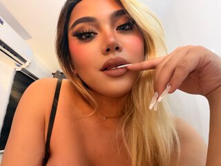 YoshiJenner camshow shows